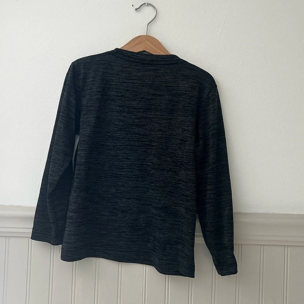 Nike Kids Size 6-7 Charcoal Long Sleeve Tee